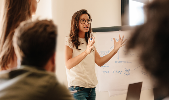 The Busy Marketer’s Guide to Converting Leads into Customers thumbnail